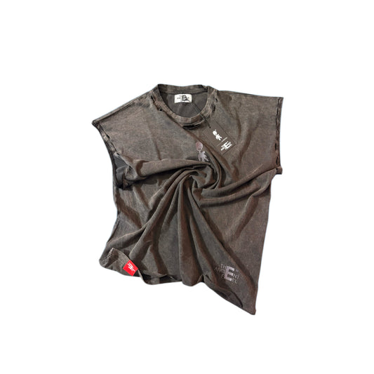 Cut-off T-shirt